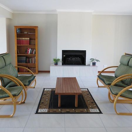 Cape Oasis Guesthouse Bloubergstrand Exteriör bild