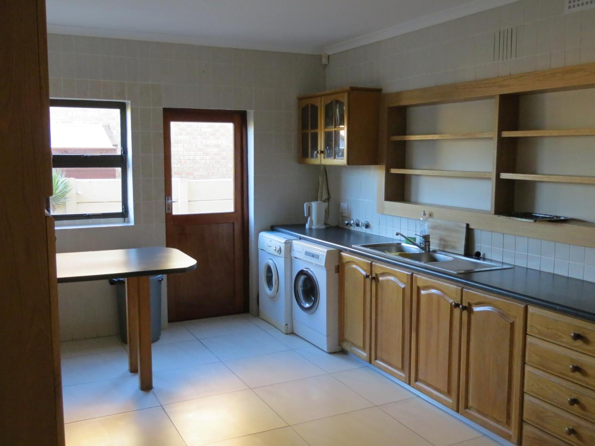Cape Oasis Guesthouse Bloubergstrand Exteriör bild